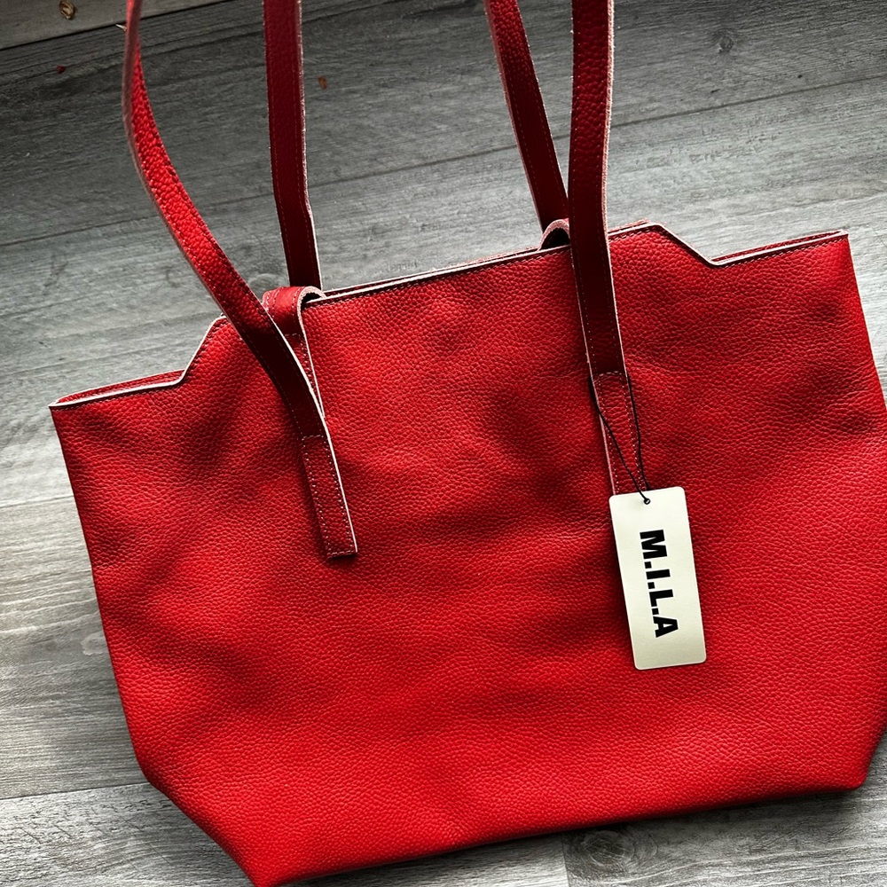 MILA tote in red pebbled leather - Picture 3 of 6